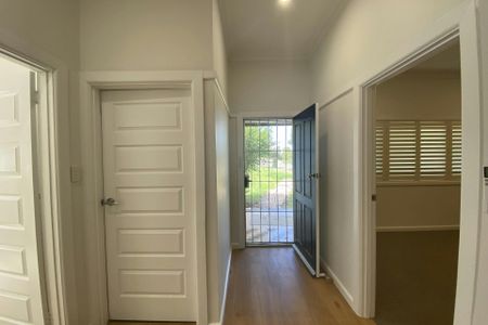 Beautiful home with afternoon Sunsets! - Photo 2