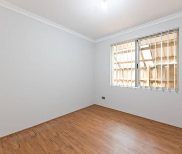 Stylish Modern Living with Rear Laneway Access in Ellenbrook - Photo 4