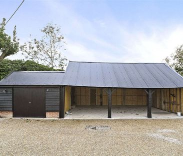 Refurbished farmhouse in a beautiful rural setting. - Photo 4