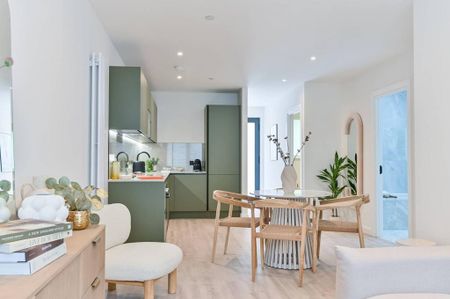 2 bedroom flat to rent - Photo 2