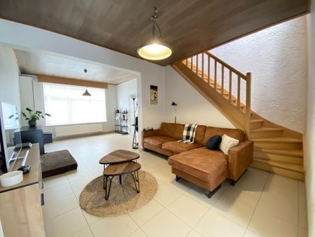 KNUSSE INSTAPKLARE RIJWONING MET TERRAS IN HET HARTJE VAN AARSELE - Photo 4