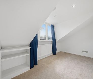 4 bedroom detached house to rent - Photo 4