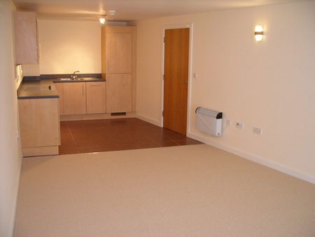 Flat to rent on - Photo 4