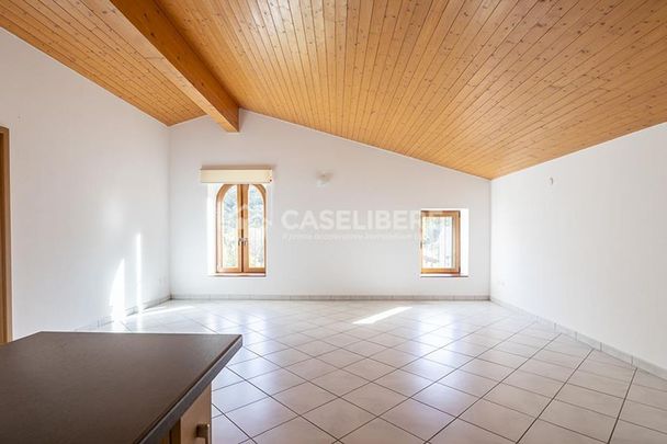 LUMINOSO 3.5 LOCALI MANSARDATO A SIGIRINO - Foto 1