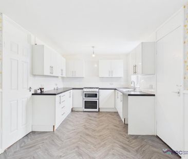 3 bedroom terraced house to rent - Photo 3