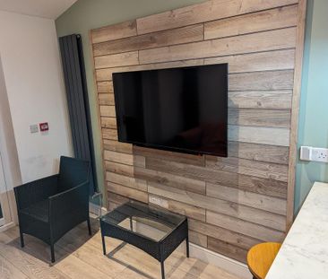 1 bedroom in a house share to rent - Photo 5