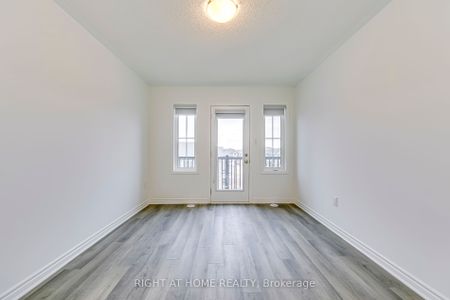 Townhouse For Lease | W8117352 - Photo 5