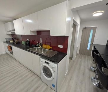 1 bedroom in a house share to rent - Photo 4