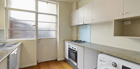 Character Art Deco Studio overlooking Fawkner Park. - Photo 2