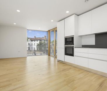 3 bedroom apartment to rent - Photo 2