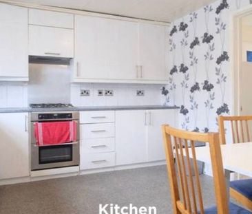 Room in a Shared Flat, Frensham Drive, SW15 - Photo 5