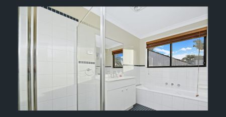 Spacious 4 Bedroom House - Photo 3