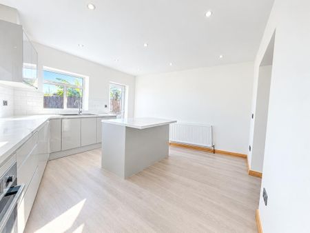 3 bedroom semi-detached house to rent - Photo 5