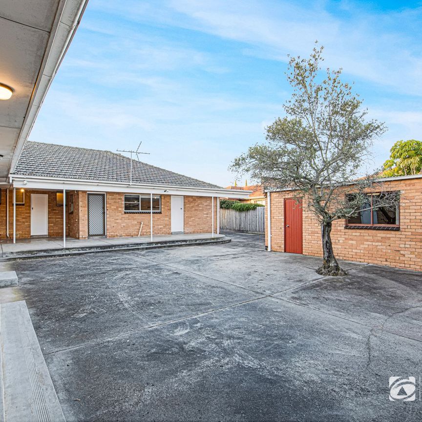 37 Gnarwyn Road, 3163, Carnegie Vic - Photo 1