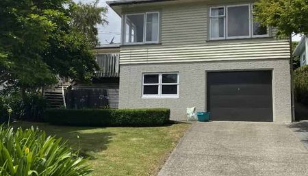 Cutie in Huia - Photo 3