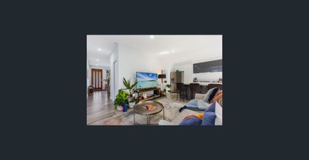 Sun Filled Home! - Photo 2