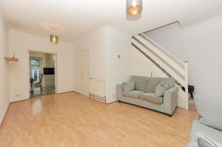 2 bedroom end of terrace house to rent - Photo 3