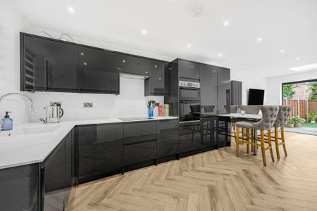 2 bedroom semi-detached house to rent - Photo 3