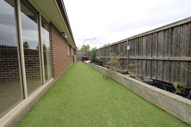 Well Maintained Family Home! - Photo 1