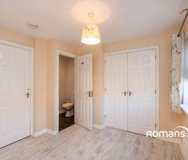Wiltshire Crescent, Basingstoke, Hampshire, RG22 - Photo 5