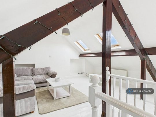 2 bedroom flat to rent - Photo 1