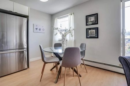 Mainwell Apartments — 2 Bedroom, 1 Bathroom - Photo 2
