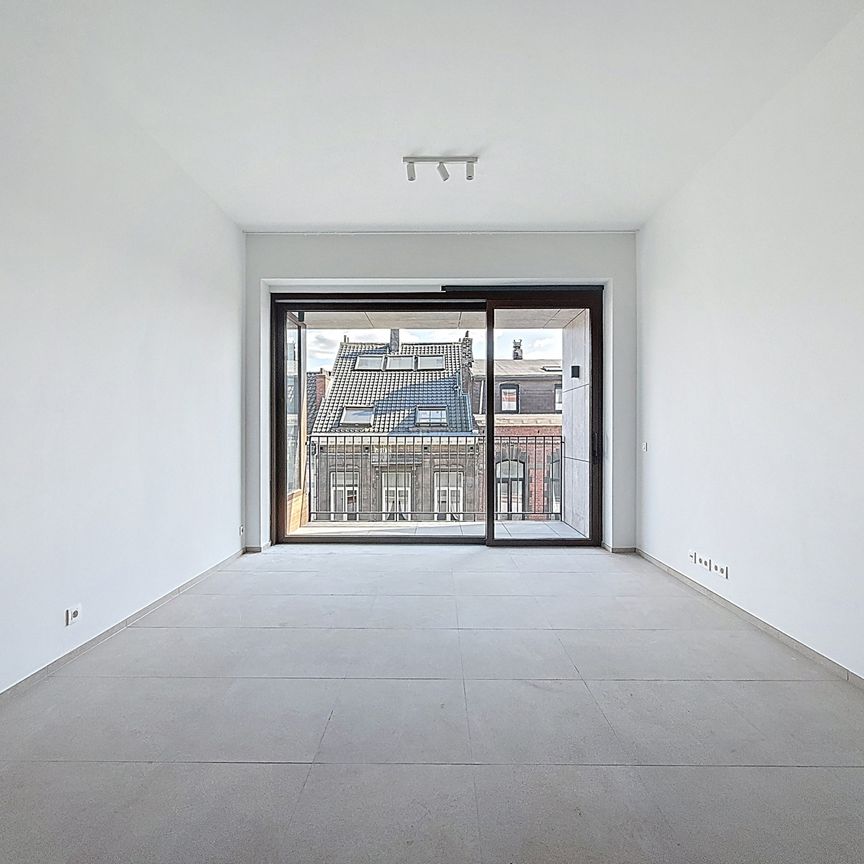Flat - for rent - Photo 1