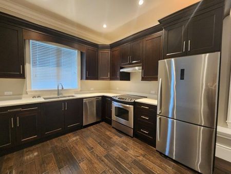 Stunning Two Bedroom Suite with Mountain Views in High Point Langley - Photo 3