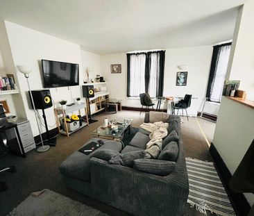1 Bed Flat, City Road, BS2 - Photo 2