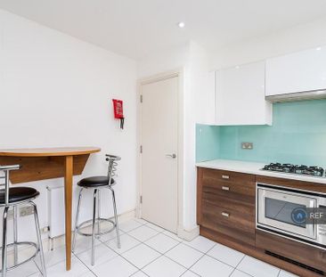 4 bedroom terraced house to rent - Photo 5