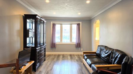 For Lease - 739 Vaughan Road, Toronto, Ontario - Photo 3
