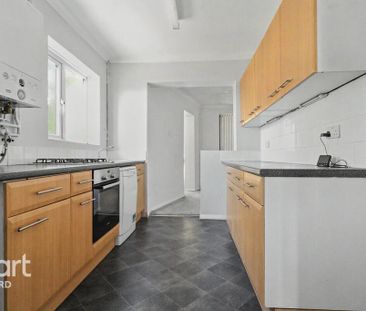3 bedroom semi-detached house to rent - Photo 6