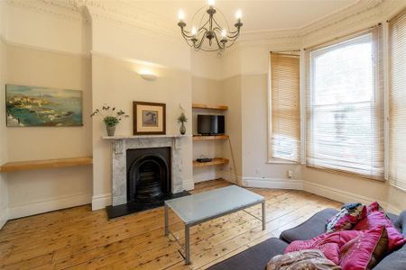 6 bedroom terraced house to rent - Photo 3