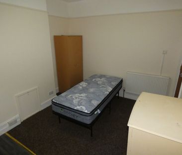1 bed Studio Apartment - To Let - Photo 4