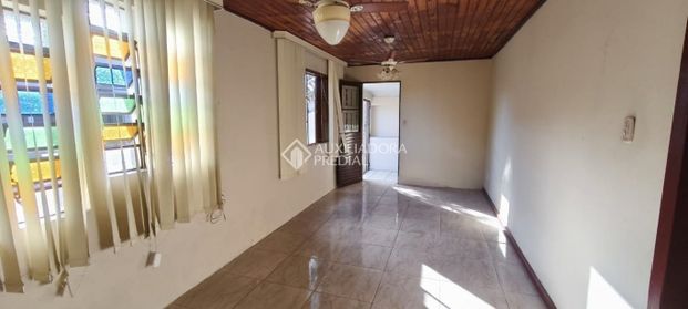 Casa com 3 quartos e 200m² para alugar em Igara, Canoas. - Photo 1