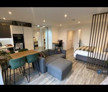 Studio to rent - Photo 6