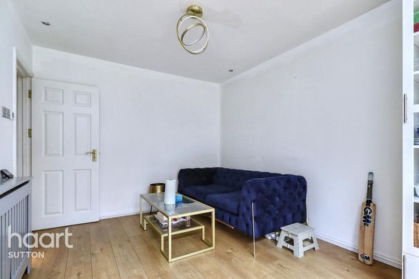 1 bedroom in a house share to rent - Photo 1