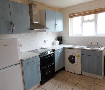 3 bedroom apartment to rent - Photo 4