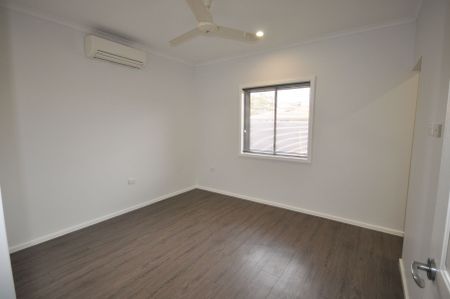 IMMACULATE PRESENTATION 3 x 1 with Huge shed! - Photo 3