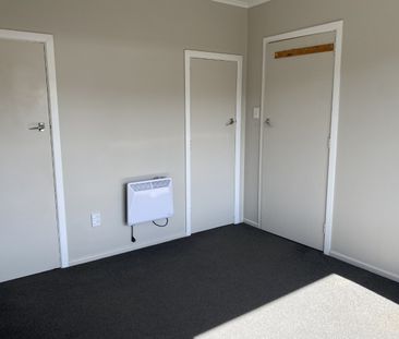 Quite & Cosy 2 Bedroom Home in Silverstream - Rent Negotiable - Photo 6