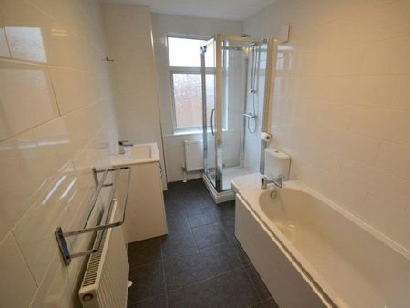 Knighton Fields Road East, Knighton Fields, Leicester, LE2 - Photo 2