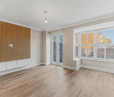 2 bedroom semi-detached house to rent - Photo 6