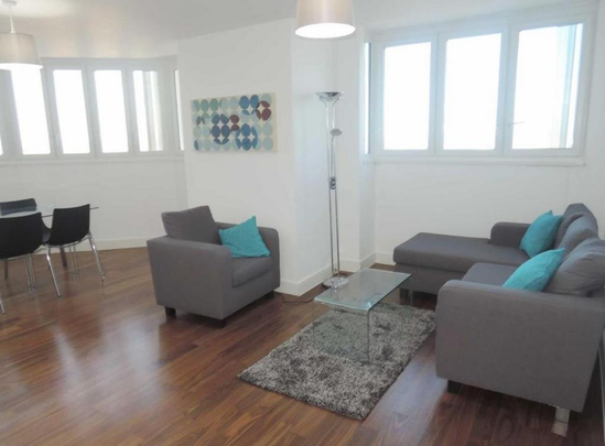 2 bedroom flat to rent - Photo 1