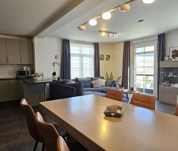 Ruim gelijkvloers appartement met terras en garage - Foto 5