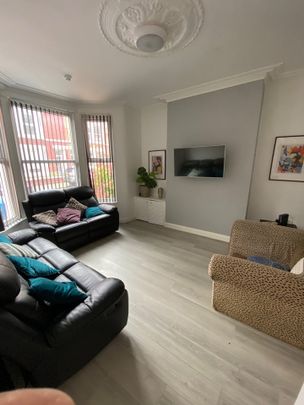 Room in a Shared House, Ampthill Road, L17 - Photo 1