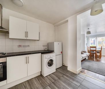 2 bedroom apartment to rent - Photo 5