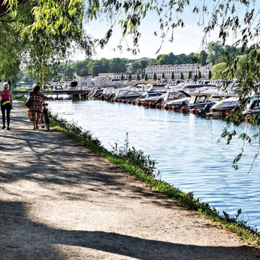 Fullt utrustad 1,5:a nära City med strålande sjöutsikt - Photo 1