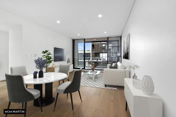 MGM MARTIN – UNFURNISHED TWO BEDROOM PLUS STUDY APARTMENT - Photo 1