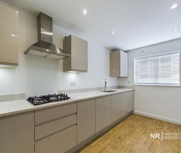 3 bedroom semi-detached house to rent - Photo 6