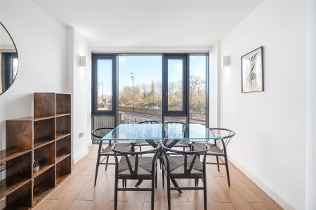 St Georges Apartments, 368 High Street, Brentford, TW8 flat to rent - Photo 5